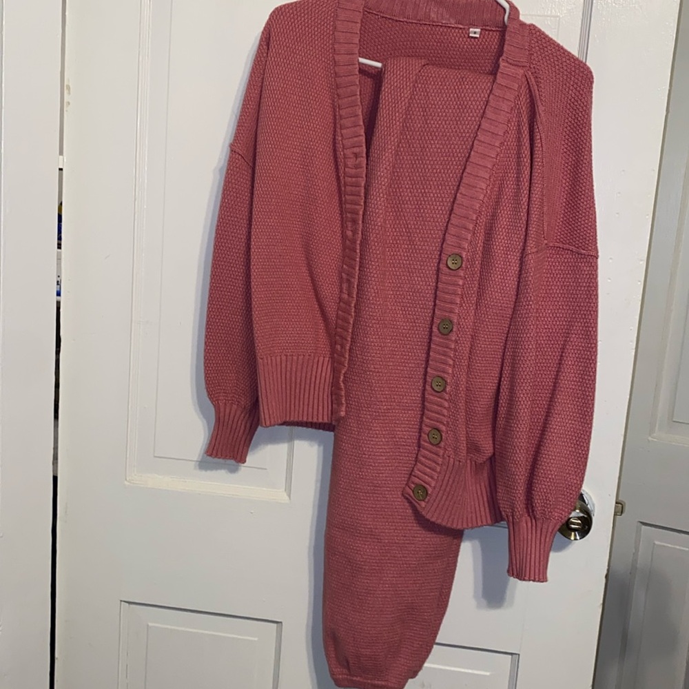 Pink knit set